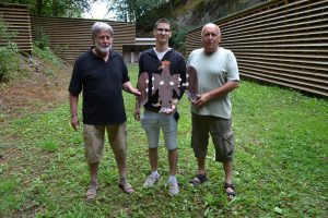 Von links nach rechts: 2. Ritter Jürgen Bröder, Schützenkönig Mark Staufenbiel, 1. Ritter Karald Zemla